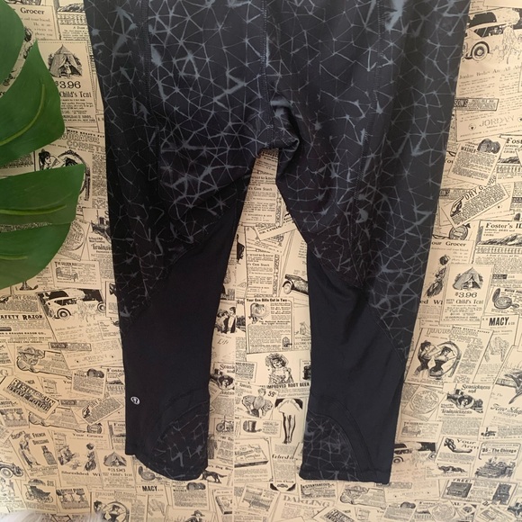 Lululemon run inspire crop mesh star crushed coal - Picture 7 of 10